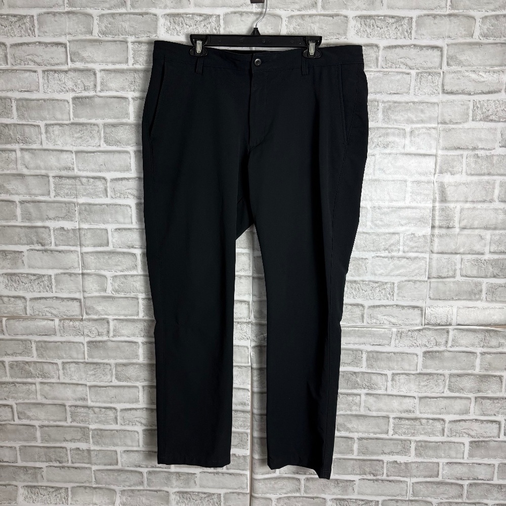Under Armour Solid Black Regular Fit Straight Leg Performance Chino Pant 38 x 32